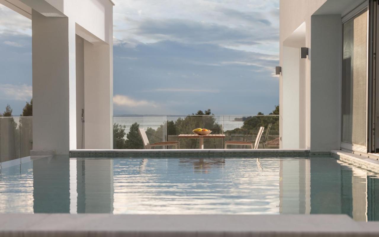 Nikiti Botanic Pool Suites Bagian luar foto