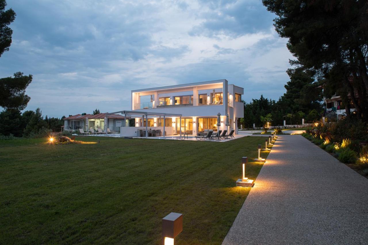 Nikiti Botanic Pool Suites Bagian luar foto